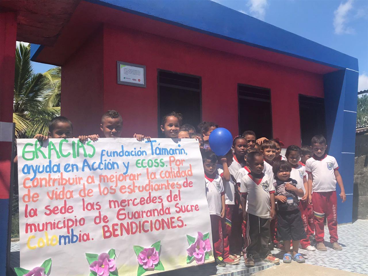 Entrega de batería sanitaria en la escuela Las Mercedes